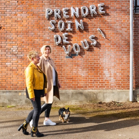 Anne et Hélène, fondatrices de DUO SANTÉ qui mettent en avant le fait de prendre soin des candidats qui passent par leur agence de recrutement médical en Alsace.